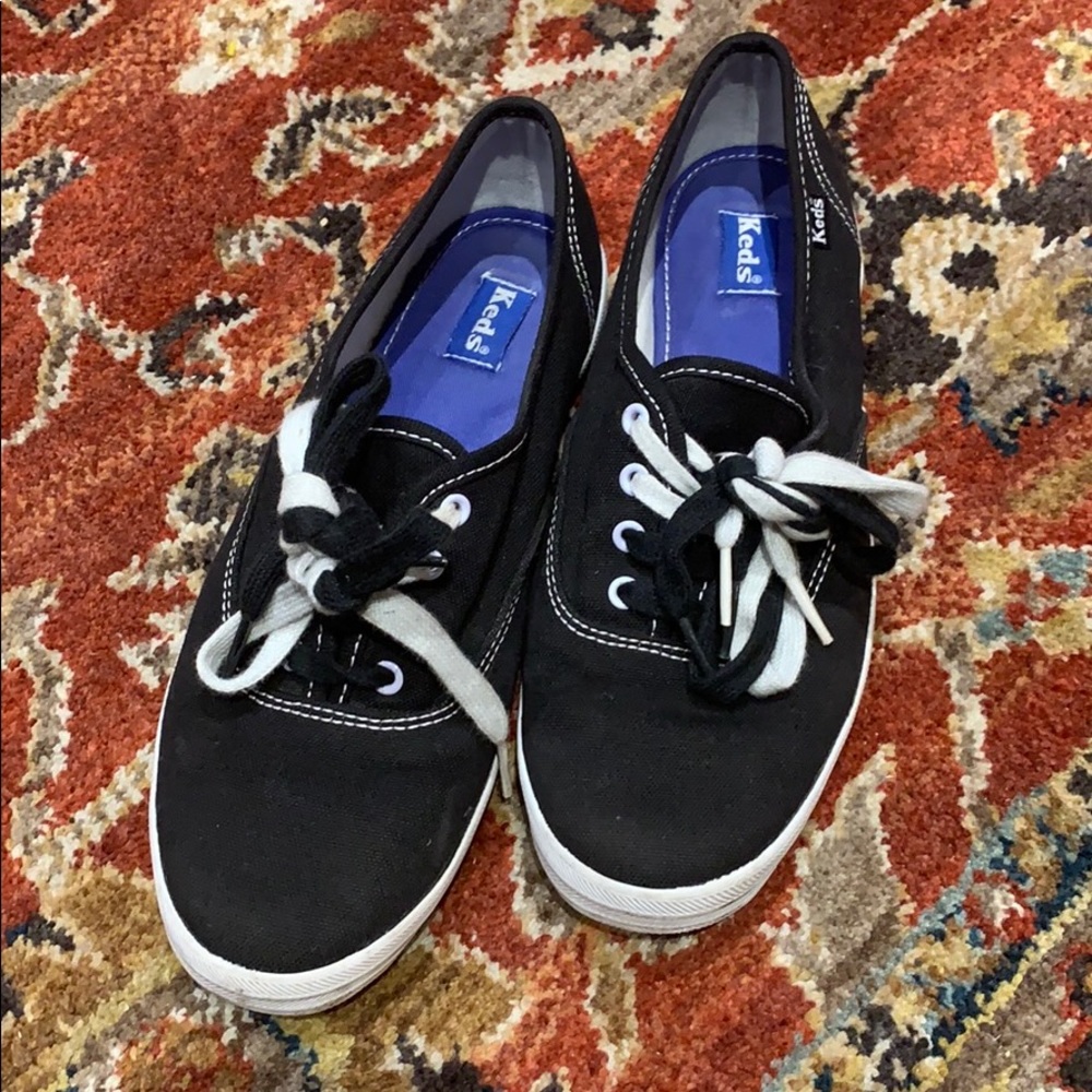 Black and White Keds 6.5